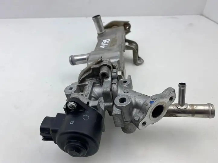 Toyota Prius+ (ZVW40) (2011 - 2018) 2562037120 Охладитель клапана EGR — фото 4