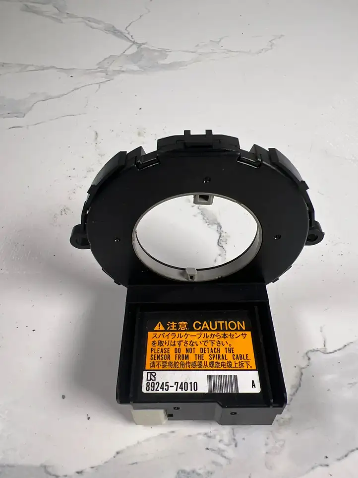 Toyota Prius (XW30) (2009 - 2015) 8924574010 Датчик угла поворота руля — фото 1