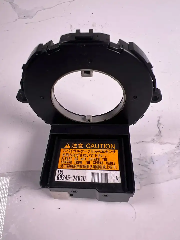 Toyota Prius (XW30) (2009 - 2015) 8924574010 Датчик угла поворота руля — фото 1