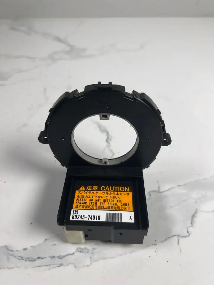 Toyota Prius (XW30) (2009 - 2015) 8924574010 Датчик угла поворота руля — фото 1