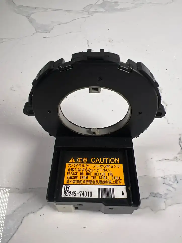 Toyota Prius (XW30) (2009 - 2015) 8924574010 Датчик угла поворота руля — фото 1