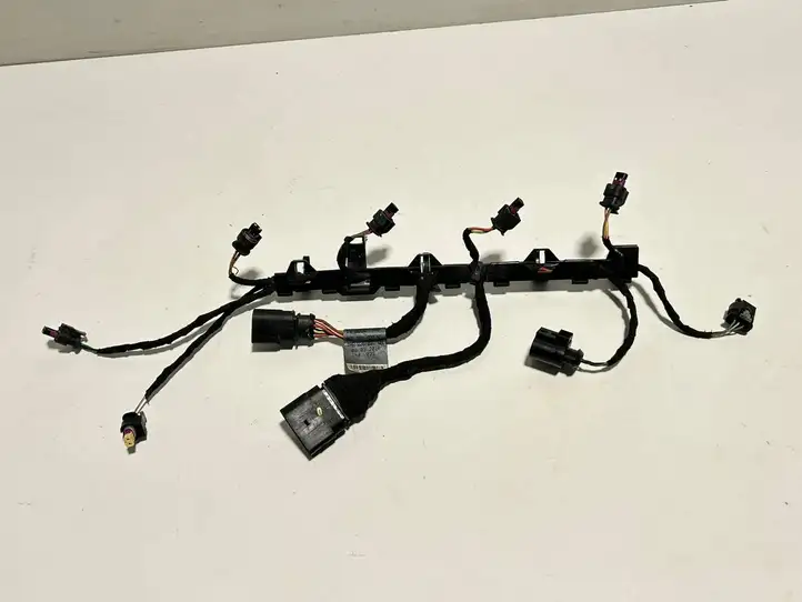 Volkswagen Golf VII (2013 - 2019) 06L971824H Проводка топливных форсунок — фото 2
