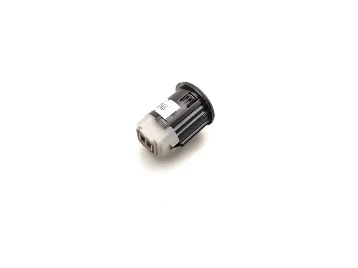 Nissan Juke I F15 (2010 - 2018) USB разъем — фото 6