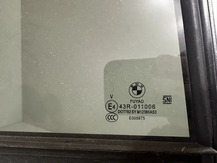 BMW 3 G20 G21 (2019 - ) 7499514 Заднее боковое стекло — фото 3