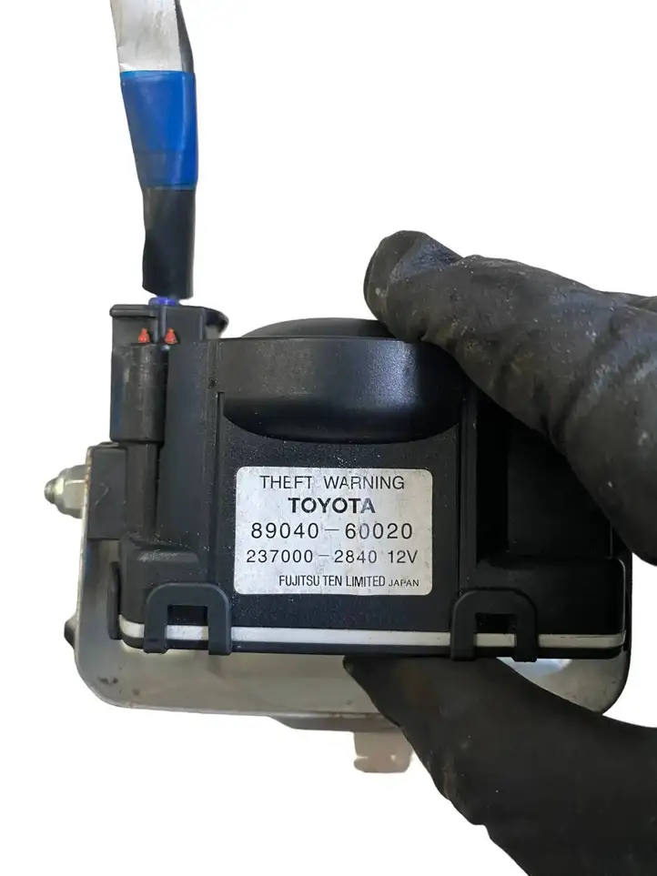 Toyota Land Cruiser (J120) (2002 - 2009) 8904060020 Сирена сигнализации — фото 6