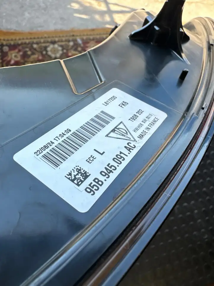 Porsche Macan (95B) (2019 - ) 95B945091AC Задний фонарь в крышке багажника — фото 5