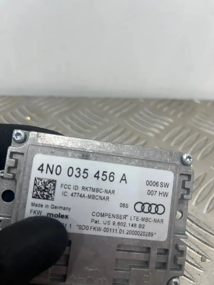 Audi A6 S6 C8 4K (2018 - ) 4N0035456A Усилитель антенны — фото 4