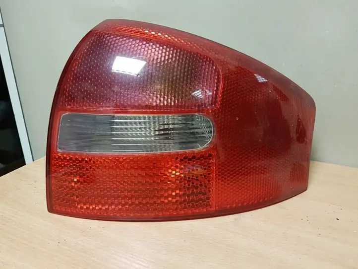 Audi A6 S6 C5 4B (2001 - 2004) 4B5945096B Задний фонарь в кузове — фото 1