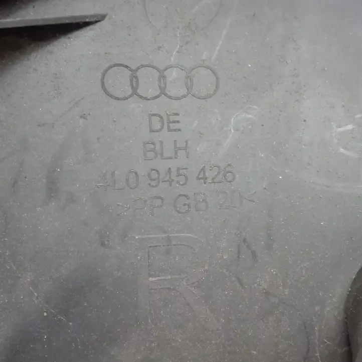 Audi Q7 4L (2005 - 2009) 4L0945426 Деталь заднего фонаря — фото 3