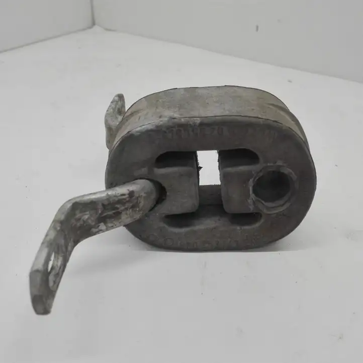Audi A3/S3 8L (2000 - 2003) 8D0253147E Кронштейн глушителя — фото 1