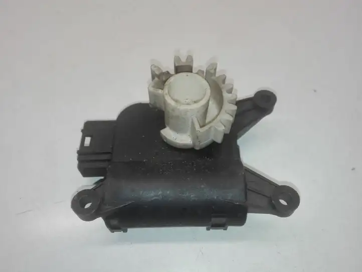 Volkswagen Golf V (2003 - 2009) 0132801336 Двигатель задвижки потока воздуха — фото 1