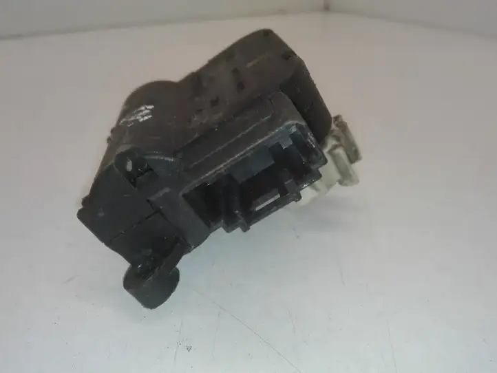Volkswagen Golf V (2003 - 2009) 0132801336 Двигатель задвижки потока воздуха — фото 3