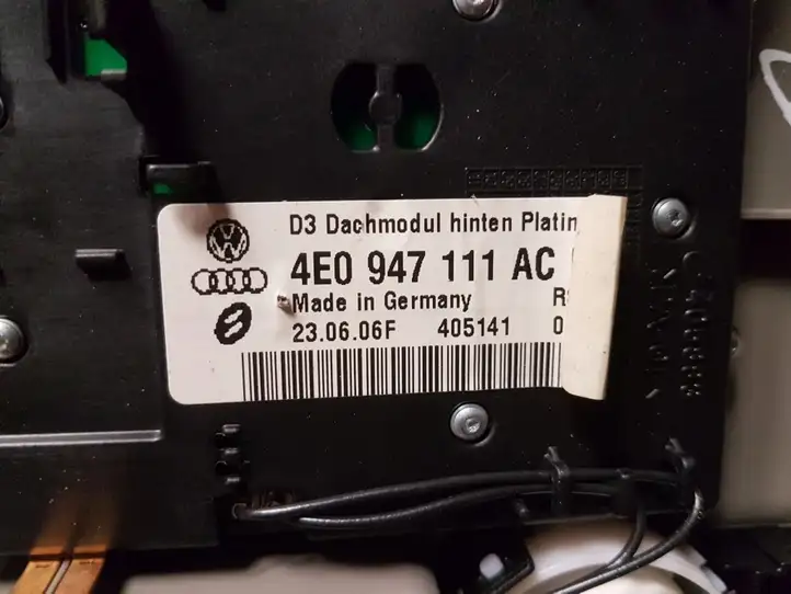 Audi A8 S8 D3 4E (2007 - 2010) 4E0947111AC Передняя подсветка — фото 3