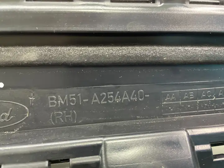 Ford Focus (2011 - 2015) BM51A254A40 Накладка стекла задней двери — фото 6