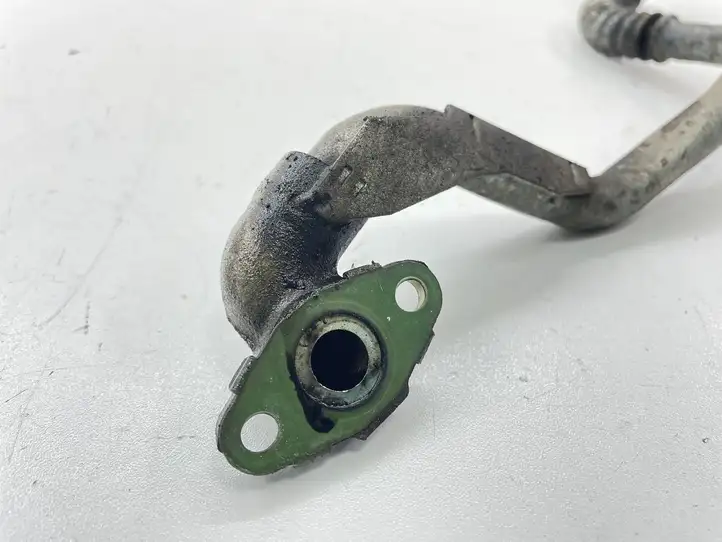 Toyota Corolla Verso AR10 (2004 - 2009) Трубки масляной системы — фото 3