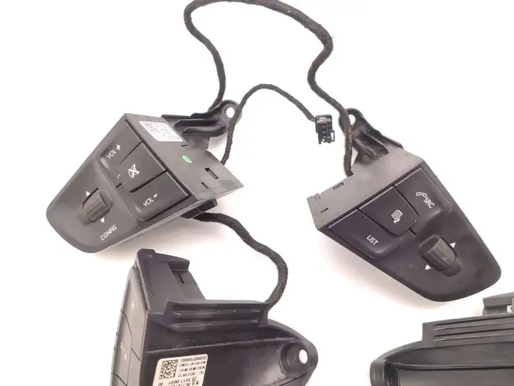 Peugeot 508 (2010 - 2014) 9677976377 Кнопки на рулевом колесе — фото 2