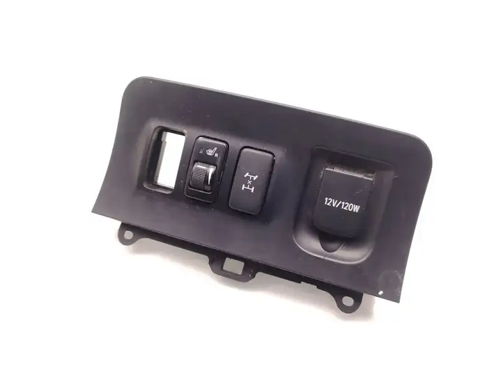 Toyota Land Cruiser (J120) (2002 - 2009) 58831-60030 Розетка 12V (передняя) — фото 2