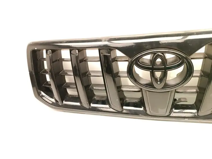 Toyota Land Cruiser (J120) (2002 - 2009) 53111-60490 Передняя решетка — фото 3