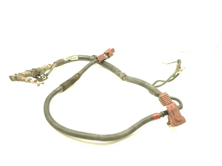 Toyota Land Cruiser (J120) (2002 - 2009) 82122-60430 Плюсовой провод аккумулятора — фото 1