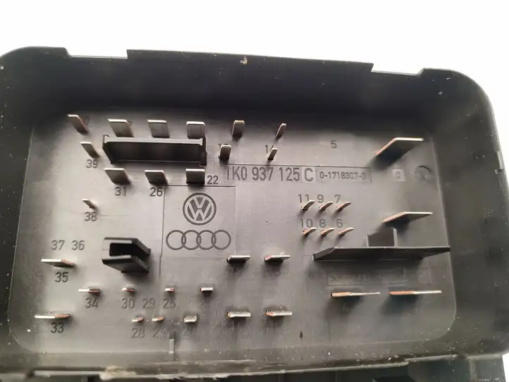 Volkswagen Tiguan (2007 - 2011) 1K0937125C Блок предохранителей — фото 7