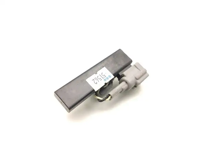 Suzuki SX4 S-Cross (2013 - 2021) Антенна бесключевого доступа — фото 5