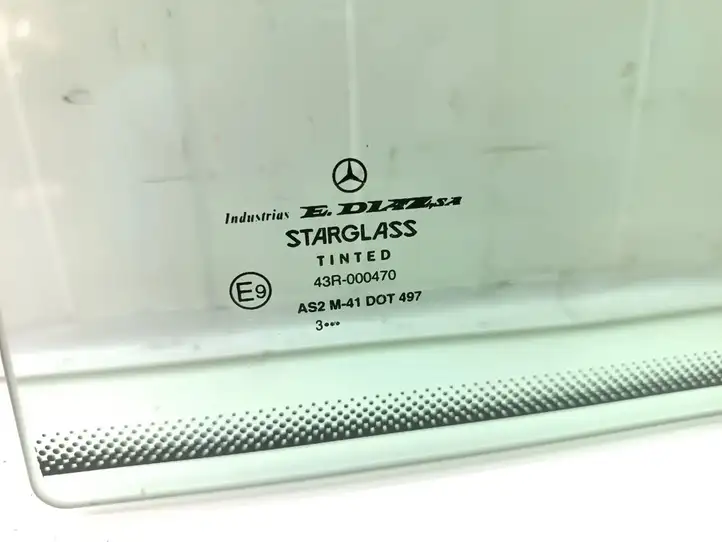 Mercedes-Benz Vito Viano W638 (1996 - 2003) A0006730809 Заднее боковое стекло — фото 2