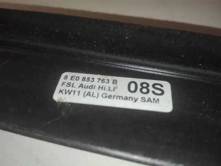 Audi A4 S4 B6 8E 8H (2000 - 2006) 8E0853763B Уплотнитель стекла задней двери — фото 4