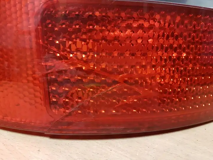 Audi A6 S6 C5 4B (2001 - 2004) 4B9945095F Задний фонарь в кузове — фото 2