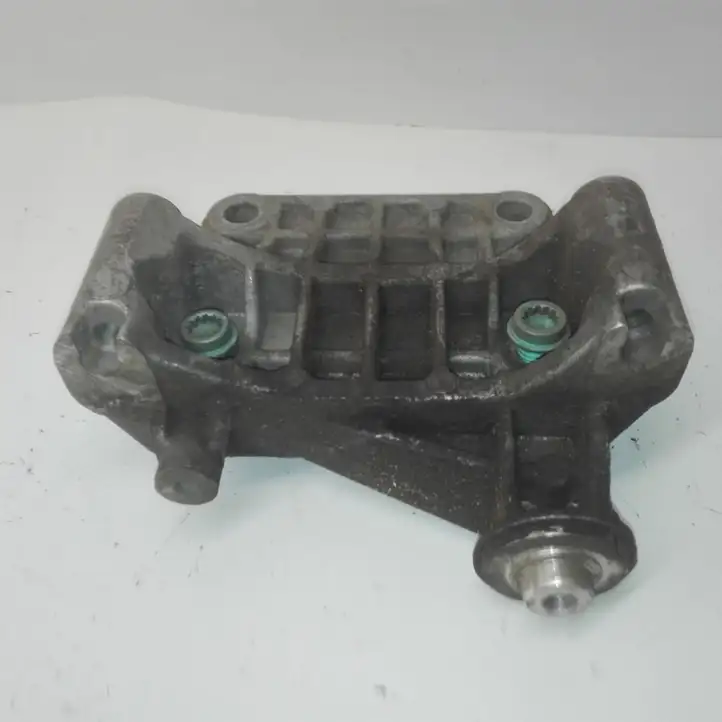 Audi A6 S6 C6 4F (2004 - 2008) 059903143K Кронштейн генератора — фото 4