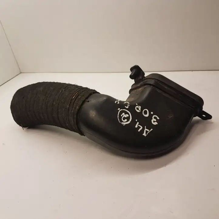 Audi A4 S4 B7 8E 8H (2004 - 2009) 8E0129604F Детали воздухозаборника — фото 4