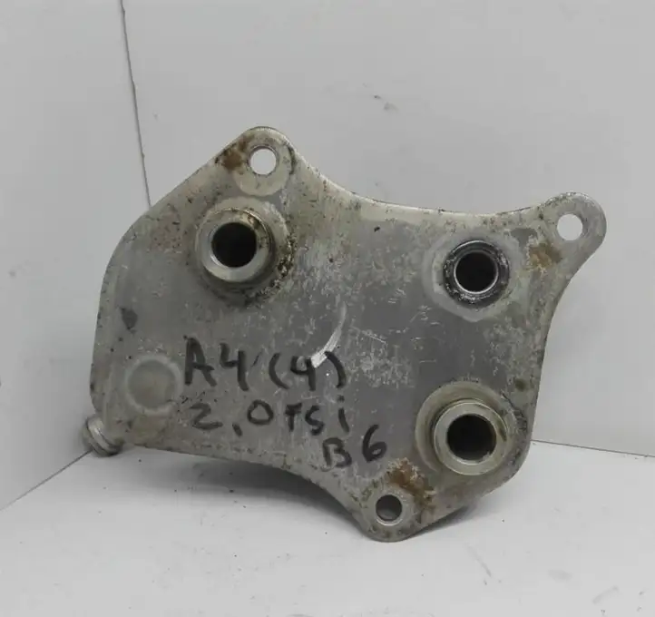 Audi A4 S4 B6 8E 8H (2000 - 2006) 172494715 Радиатор масла двигателя — фото 4