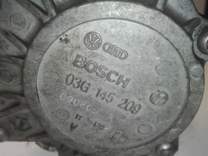 Volkswagen PASSAT B6 (2005 - 2010) 03G145209 Вакуумный насос — фото 3