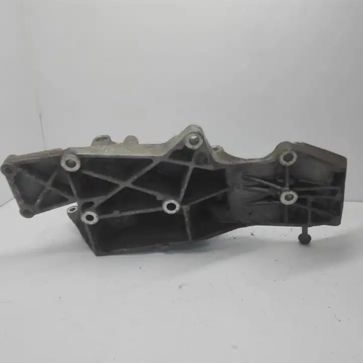 Volkswagen PASSAT B5.5 (2001 - 2005) 06B903143K Кронштейн компрессора кондиционера воздуха — фото 5