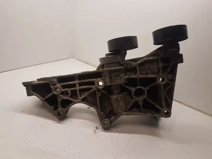 Audi A4 S4 B6 8E 8H (2000 - 2006) 038903143D Кронштейн генератора — фото 2