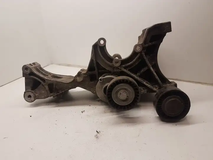 Audi A4 S4 B6 8E 8H (2000 - 2006) 038903143D Кронштейн генератора — фото 4