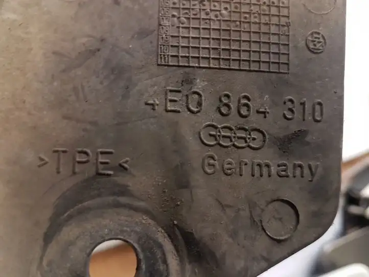 Audi A8 S8 D3 4E (2005 - 2007) 4E0864310 Защита днища передней части — фото 4