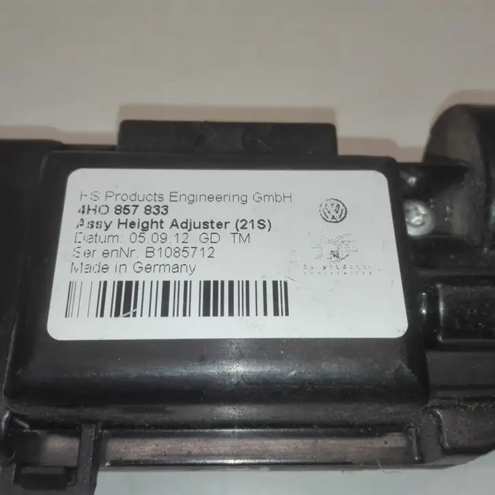 Audi A8 S8 D4 4H (2010 - 2014) 4H0857833 Электродвигатель регулировки ремня безопасности — фото 2
