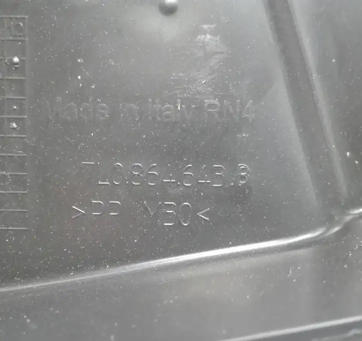 Audi Q7 4L (2005 - 2009) 7L0864643B Крышка ящика аккумулятора — фото 3