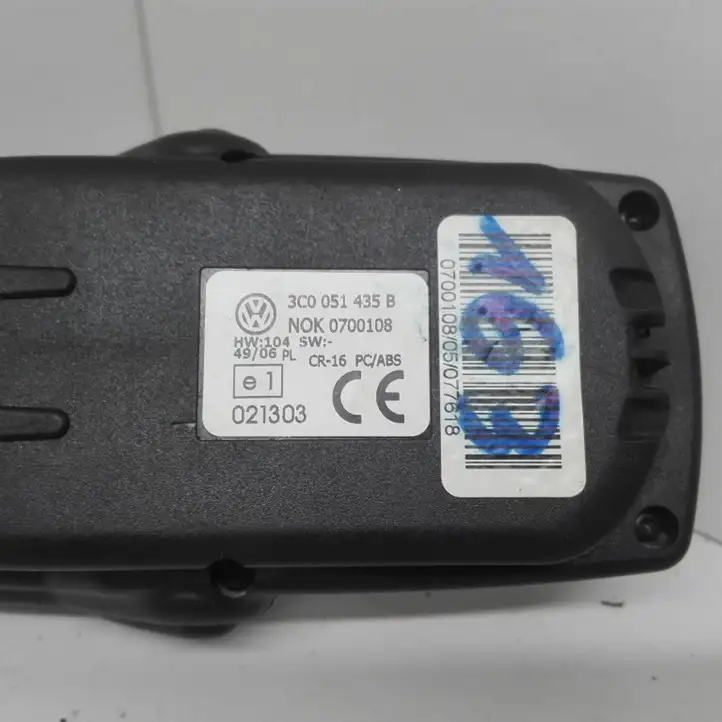 Volkswagen PASSAT B6 (2005 - 2010) 3C0051435B Блок GSM — фото 4