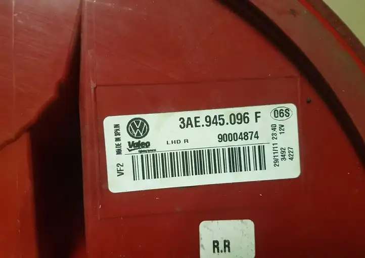 Volkswagen PASSAT B7 (2011 - 2014) 3AE945096F Задний фонарь в кузове — фото 5