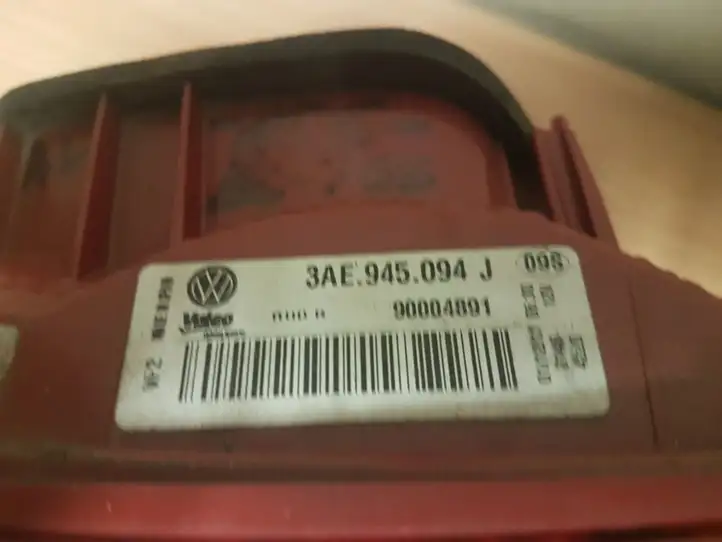 Volkswagen PASSAT B7 (2011 - 2014) 3AE945094J Задний фонарь в крышке багажника — фото 4