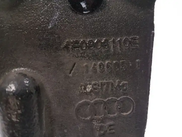 Audi A8 S8 D3 4E (2007 - 2010) 4E0806110E Кронштейн панели радиатора — фото 3