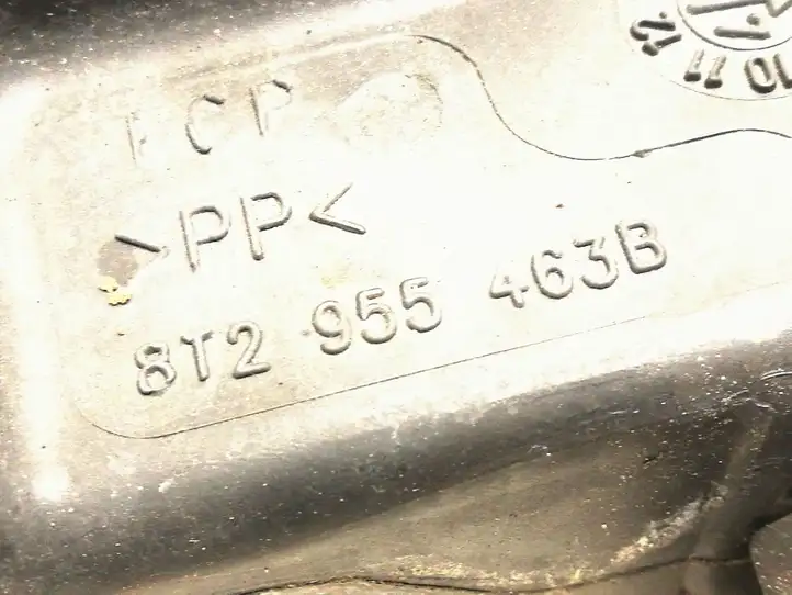 Audi A5 8T 8F (2007 - 2011) 8T2955463B Горловина бачка омывателя — фото 3