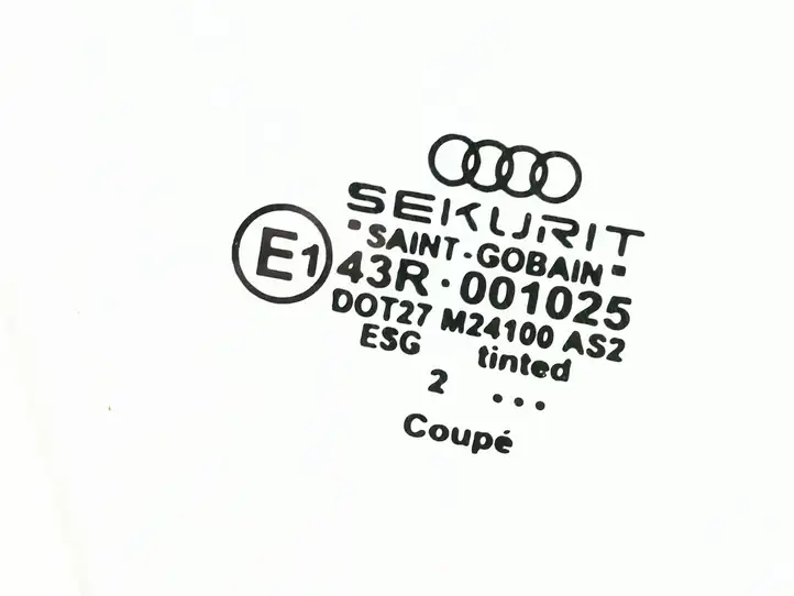 Audi TT Mk1 (1998 - 2003) 43R001025 Треугольное стекло передней двери — фото 2