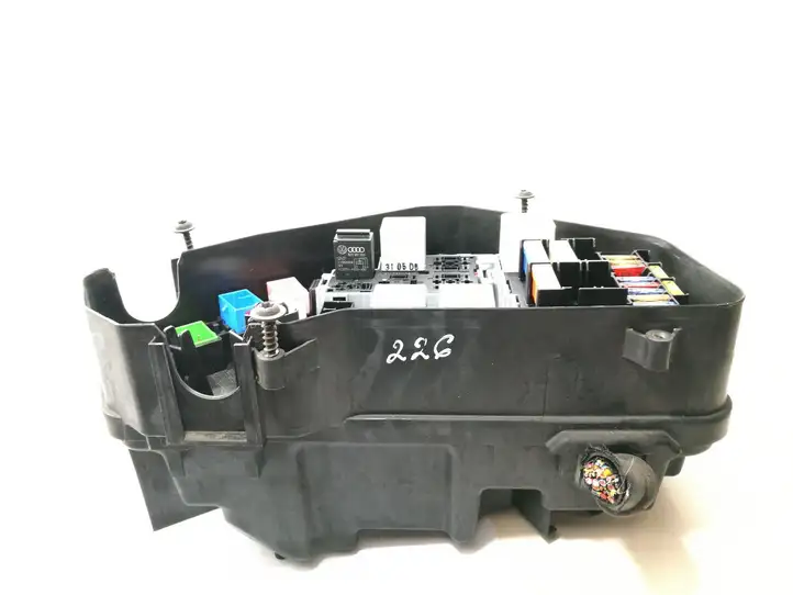 Audi Q7 4L (2005 - 2009) 7L0937503D Блок монтирования реле — фото 3