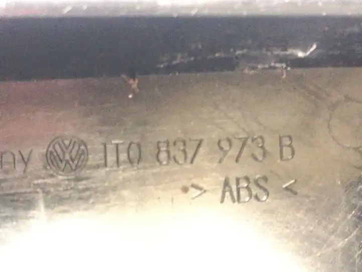 Volkswagen Touran I (2003 - 2010) 1T0837973B Прочая отделка передней двери — фото 4