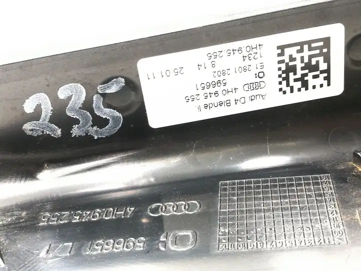 Audi A8 S8 D4 4H (2010 - 2014) 4H0945255 Деталь заднего фонаря — фото 4