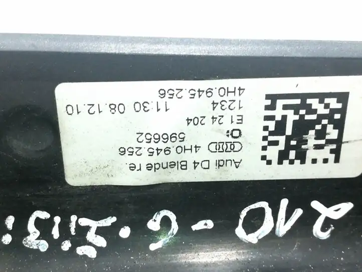 Audi A8 S8 D4 4H (2010 - 2014) 4H0945256 Деталь заднего фонаря — фото 4