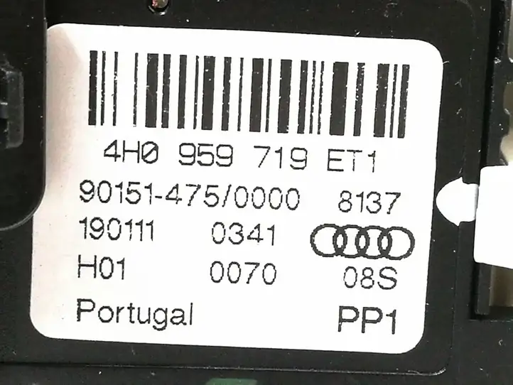Audi A8 S8 D4 4H (2010 - 2014) 4H0947135BK Передняя подсветка — фото 4