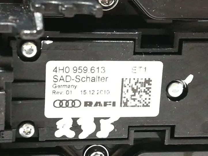 Audi A8 S8 D4 4H (2010 - 2014) 4H0947135BK Передняя подсветка — фото 6